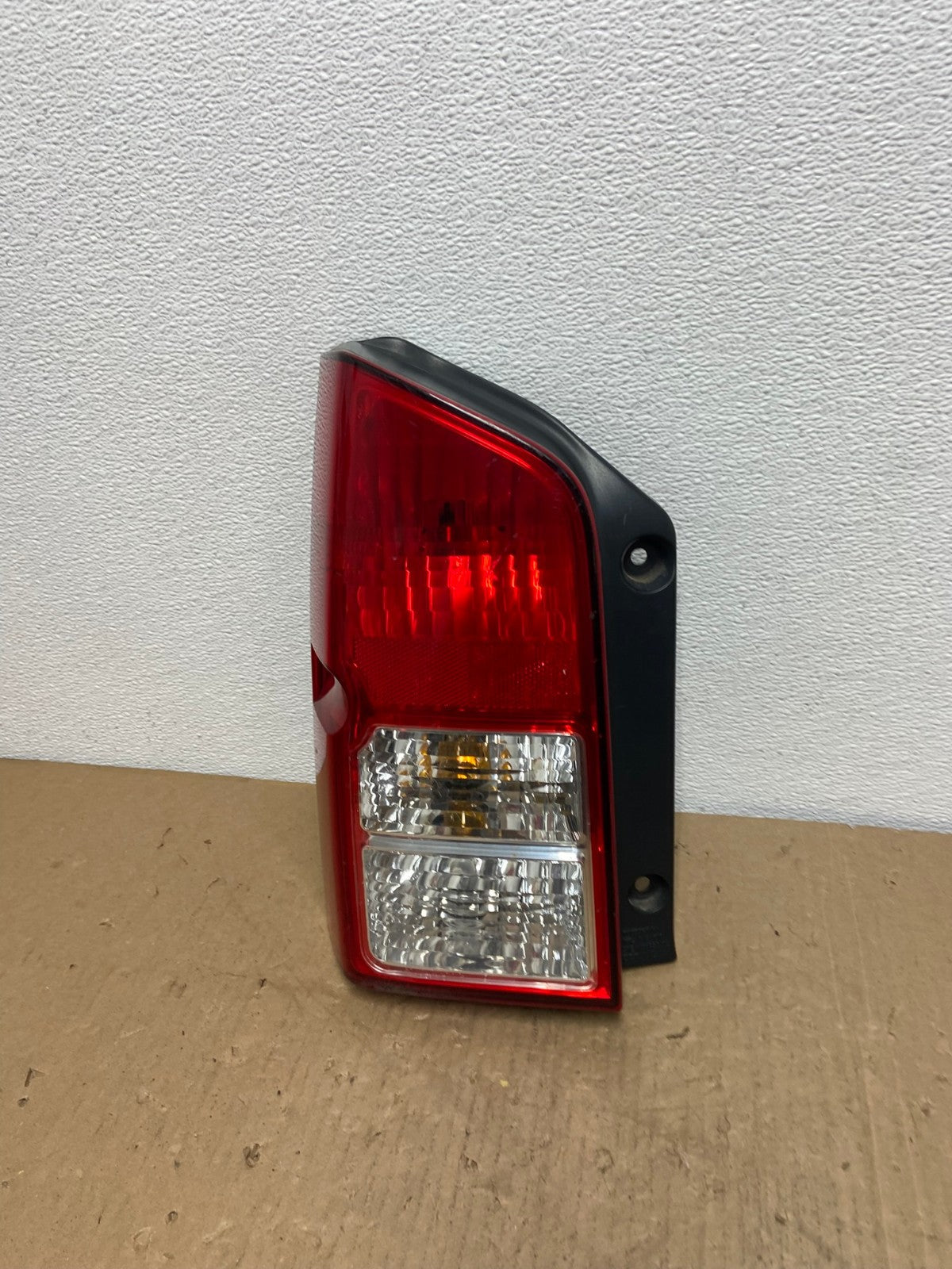 2005 to 2012 Nissan Pathfinder Tail light Left Driver Lh Side Oem AB6639 LK0