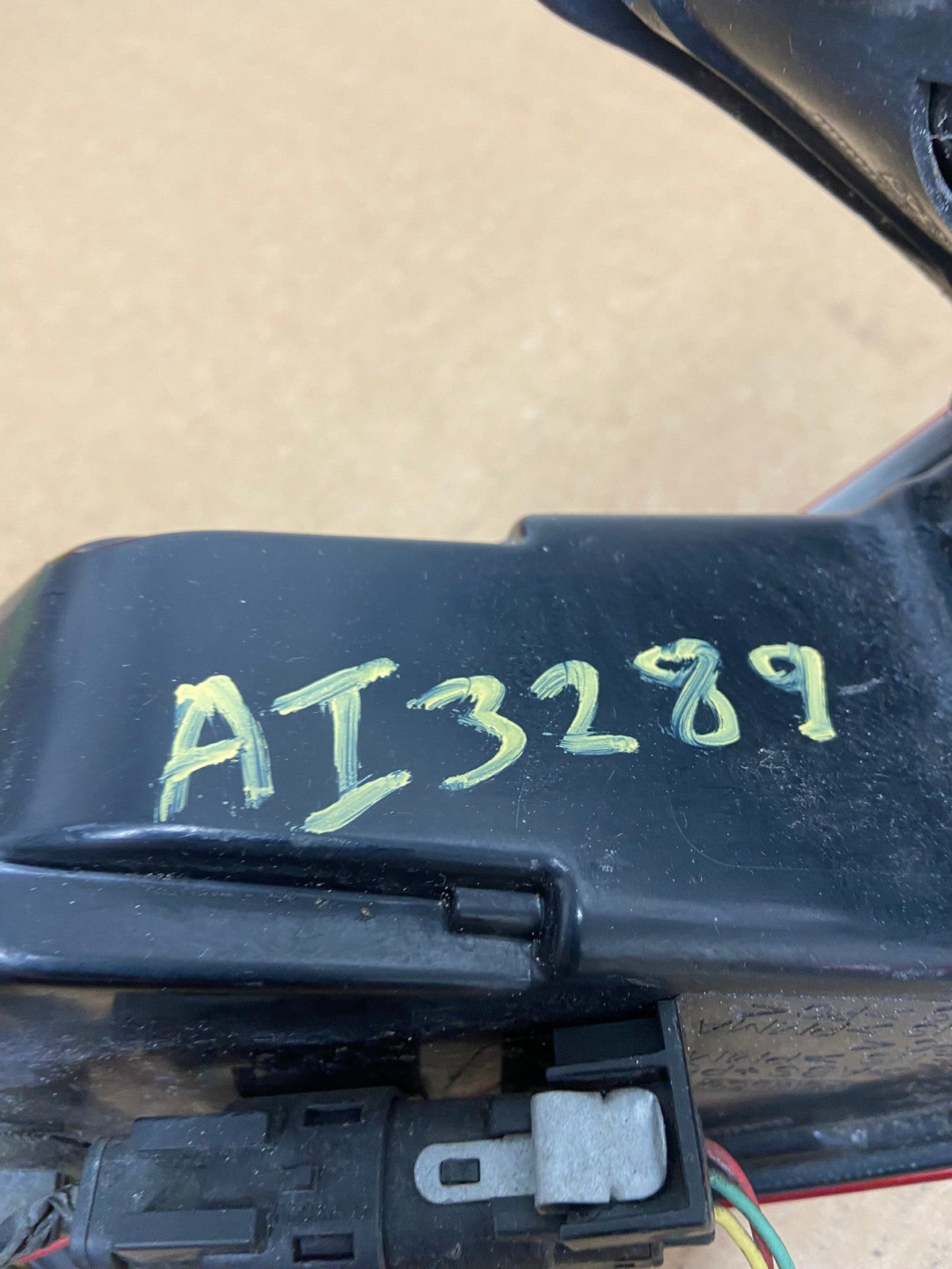 2010-2018 Lincoln Mkt Right Passenger Rh Side Tail Light AI3289 LK7