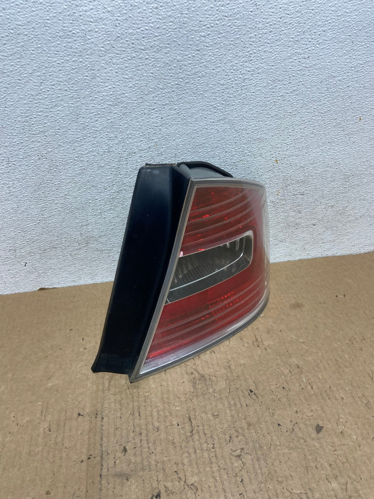2005 to 2007 Subaru Legacy Outback Right Passenger RH Tail Light AF9894 LK2