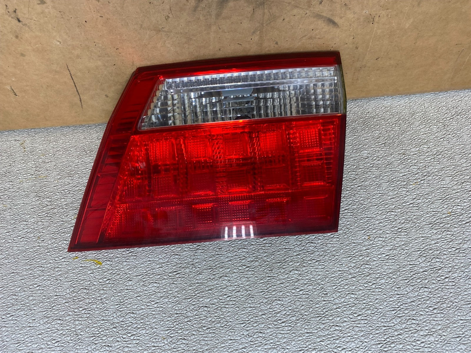 2005 2006 2007 Honda Odyssey Inner Right Passenger RH Tail Light X4947 DW0