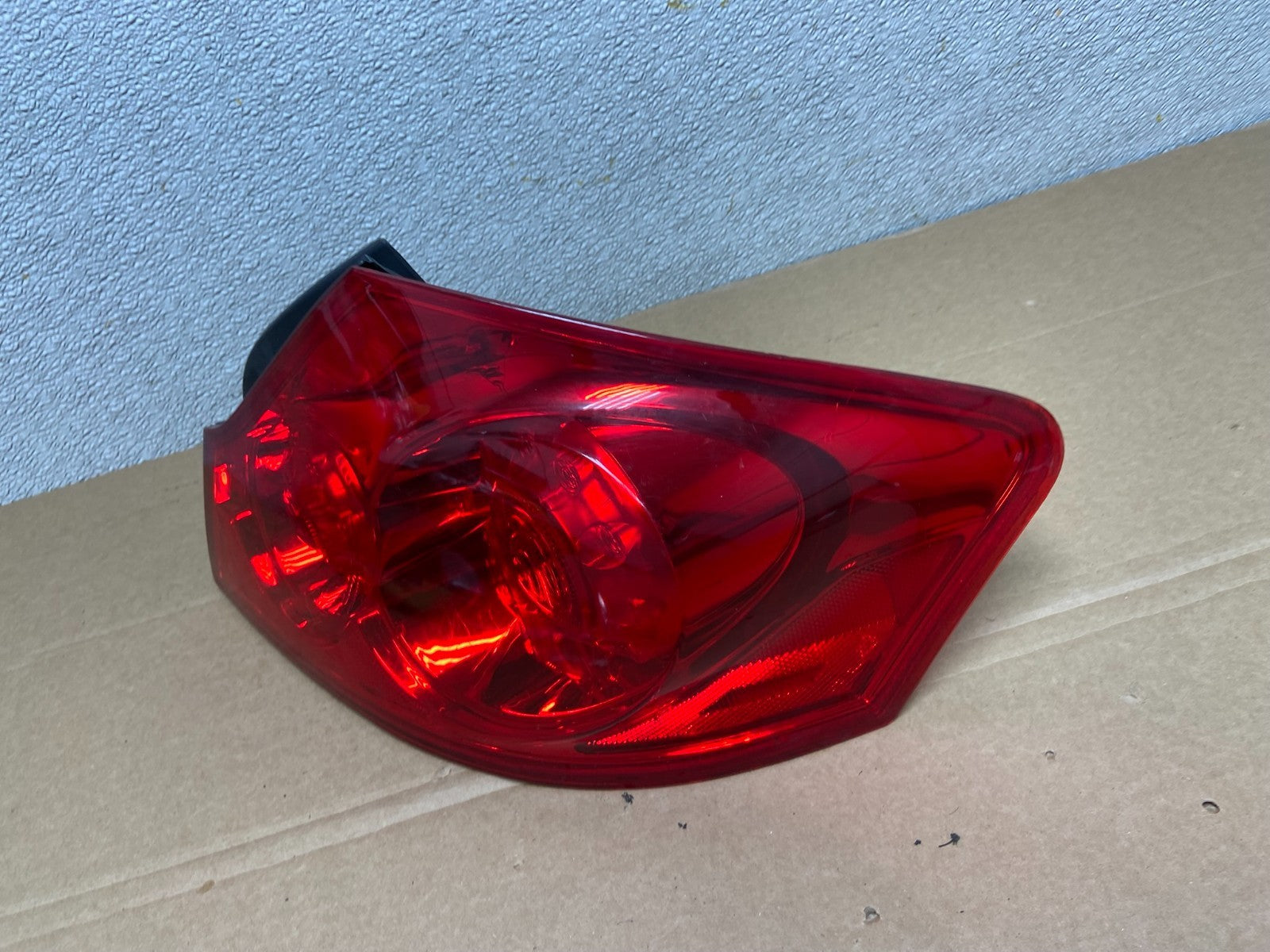 2007 to 2013 Infiniti G35 G37 Sedan Right Passenger Rh Tail Light Oem AB3433 LK1