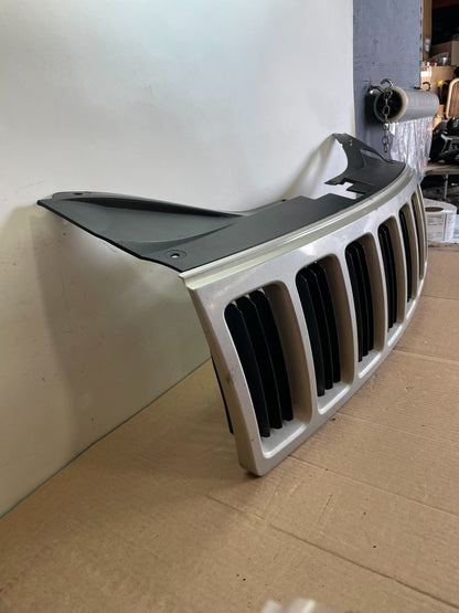 2008 2009 2010 Jeep Grand Cherokee Front Upper Grill Grille AH0068 DG2