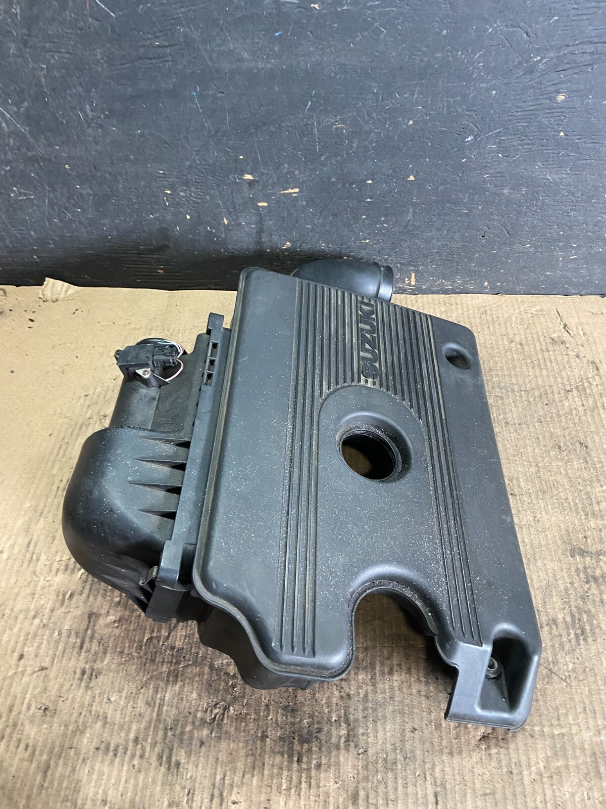 2007-2009 Suzuki SX4 2.0 Air Cleaner Intake Filter Box w/ MAF Sensor O1047 DG2
