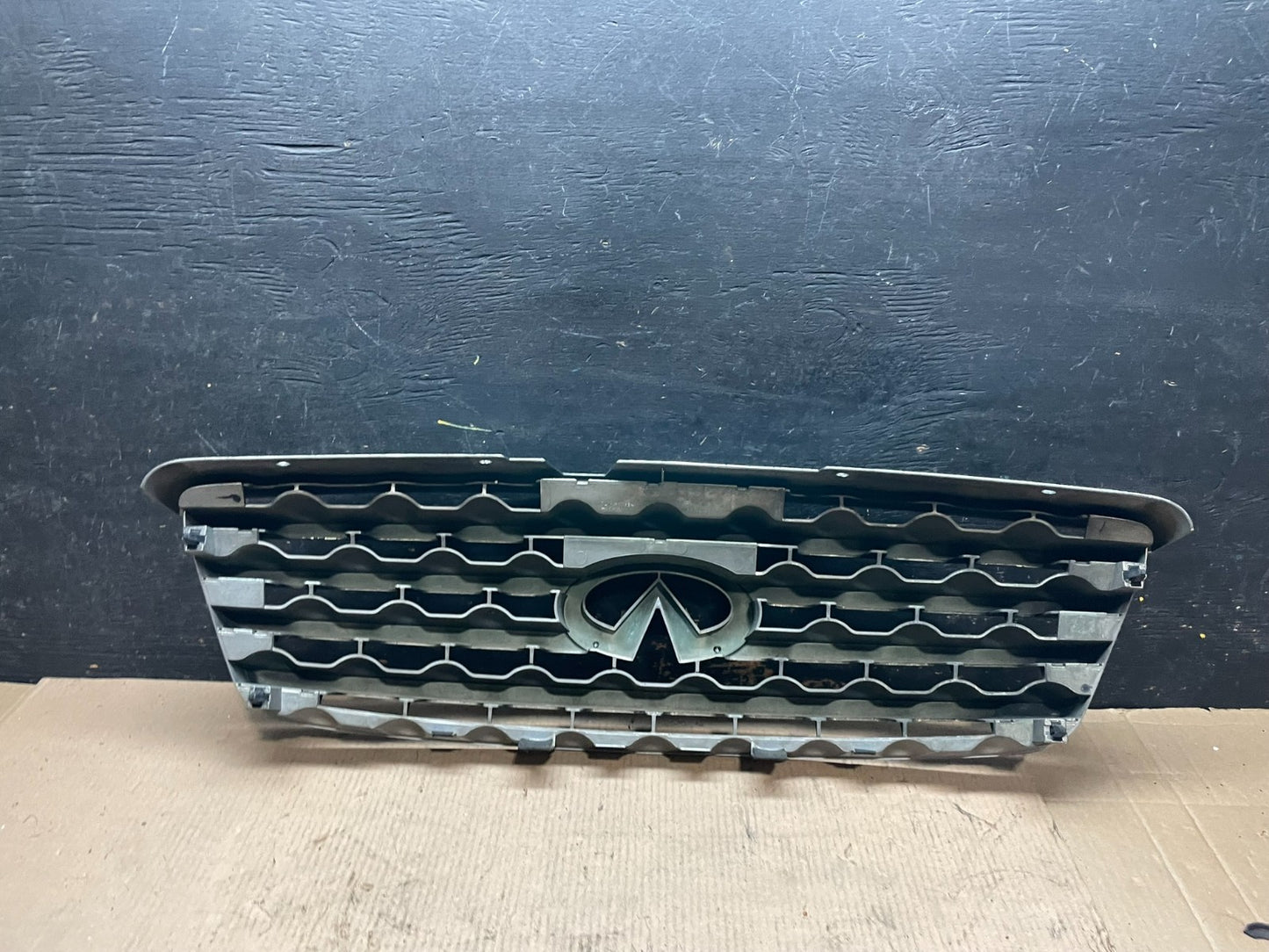 2003 2004 2005 Infiniti FX35 Grill Grille W/ Emblem T0456 DG4