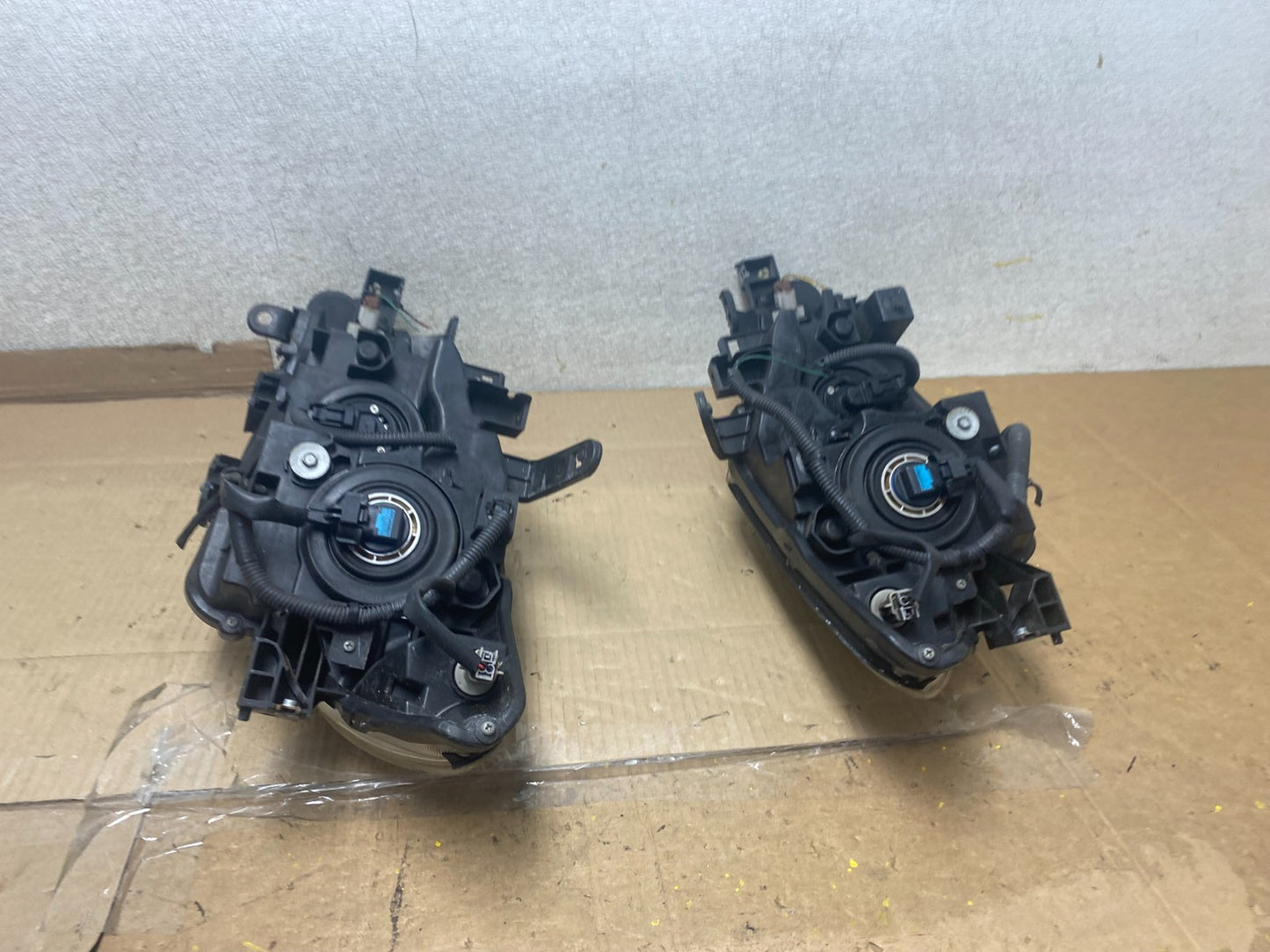 Halogen 2011 2012 2013 2014 Nissan Murano Headlights Left+Right U2882 DW10