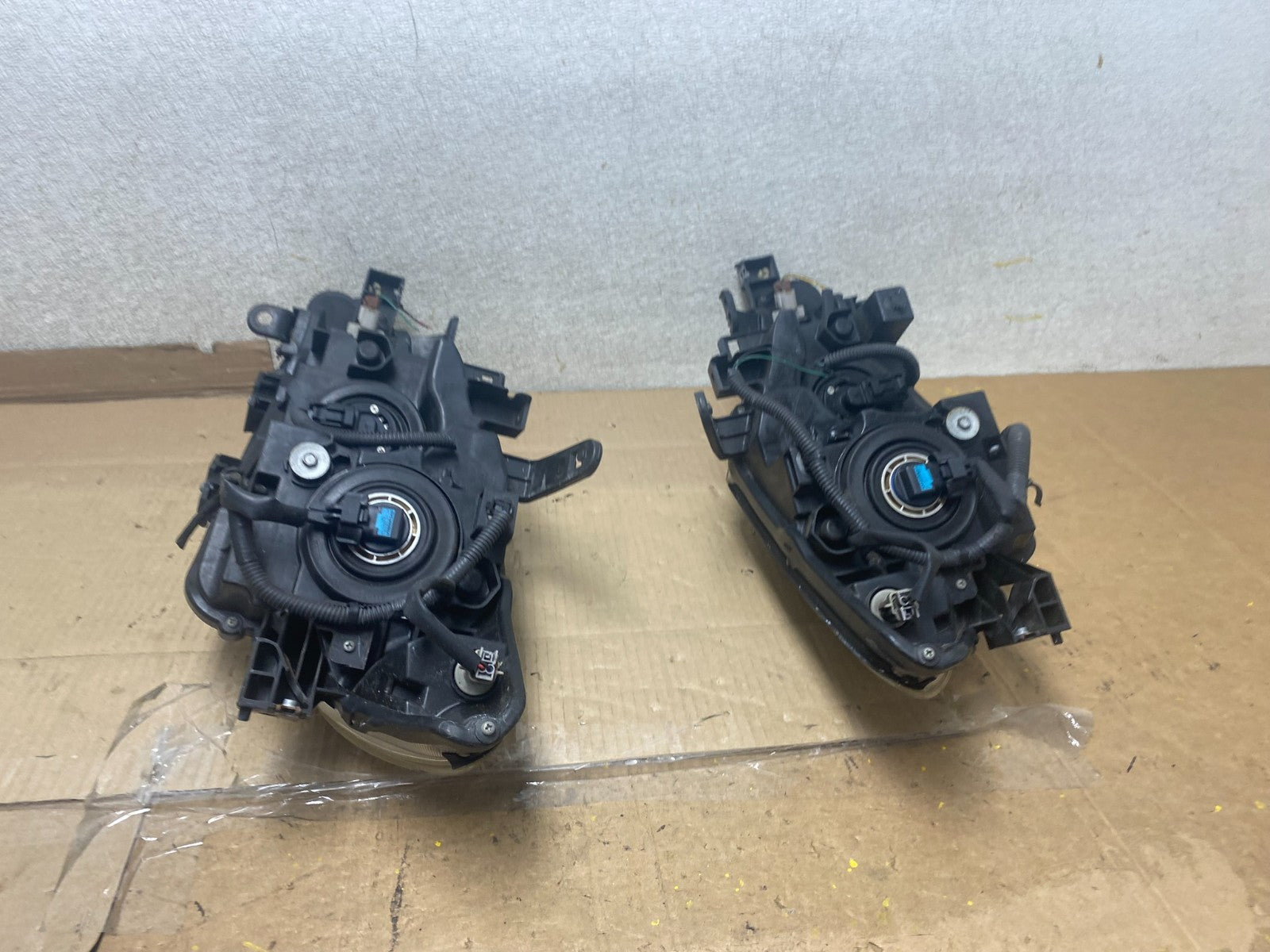 Halogen 2011 2012 2013 2014 Nissan Murano Headlights Left+Right U2882 DW10