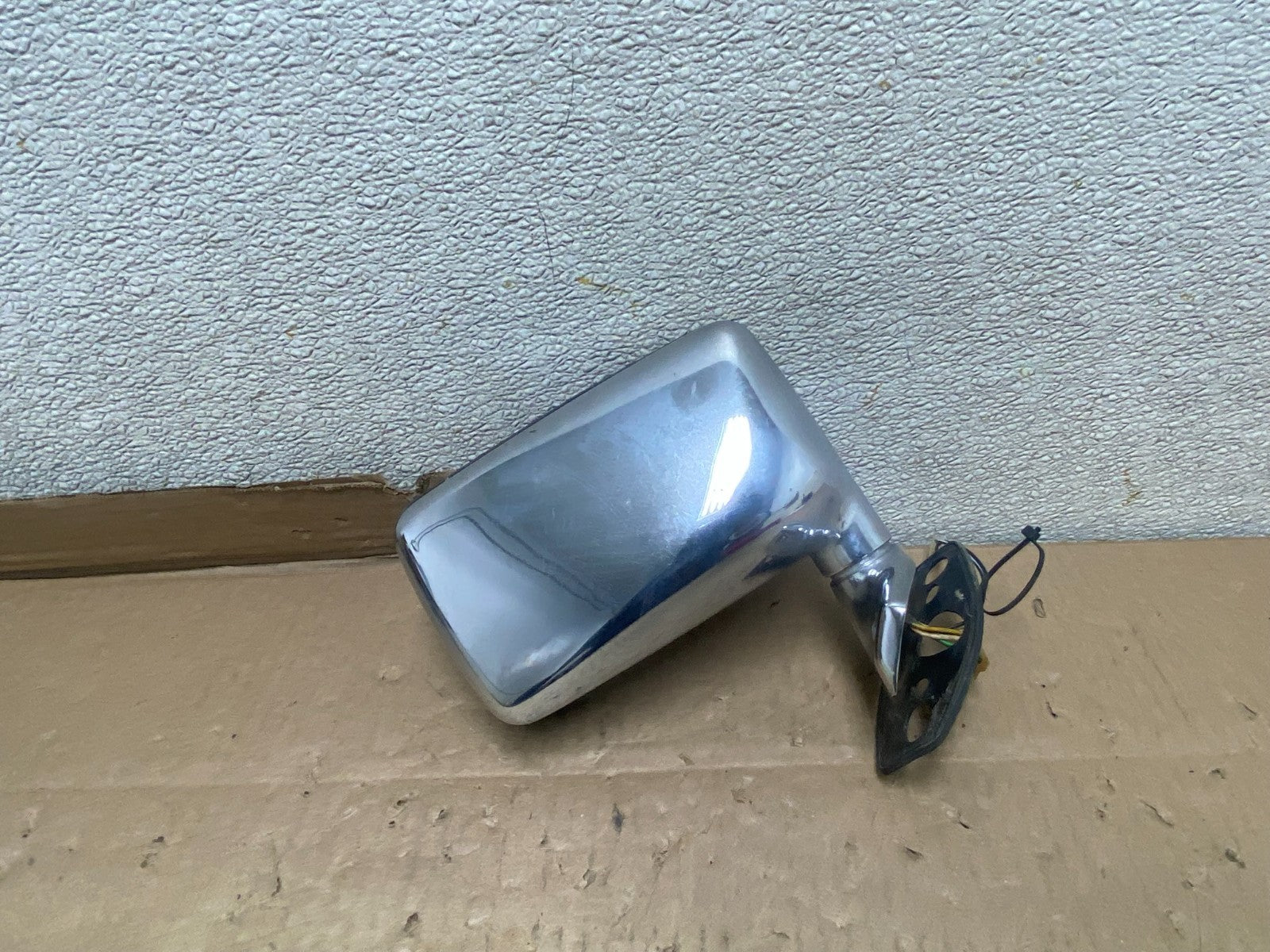 1987 to 1991 Jaguar XJS Right Passenger View Door Mirror U2944 DG0