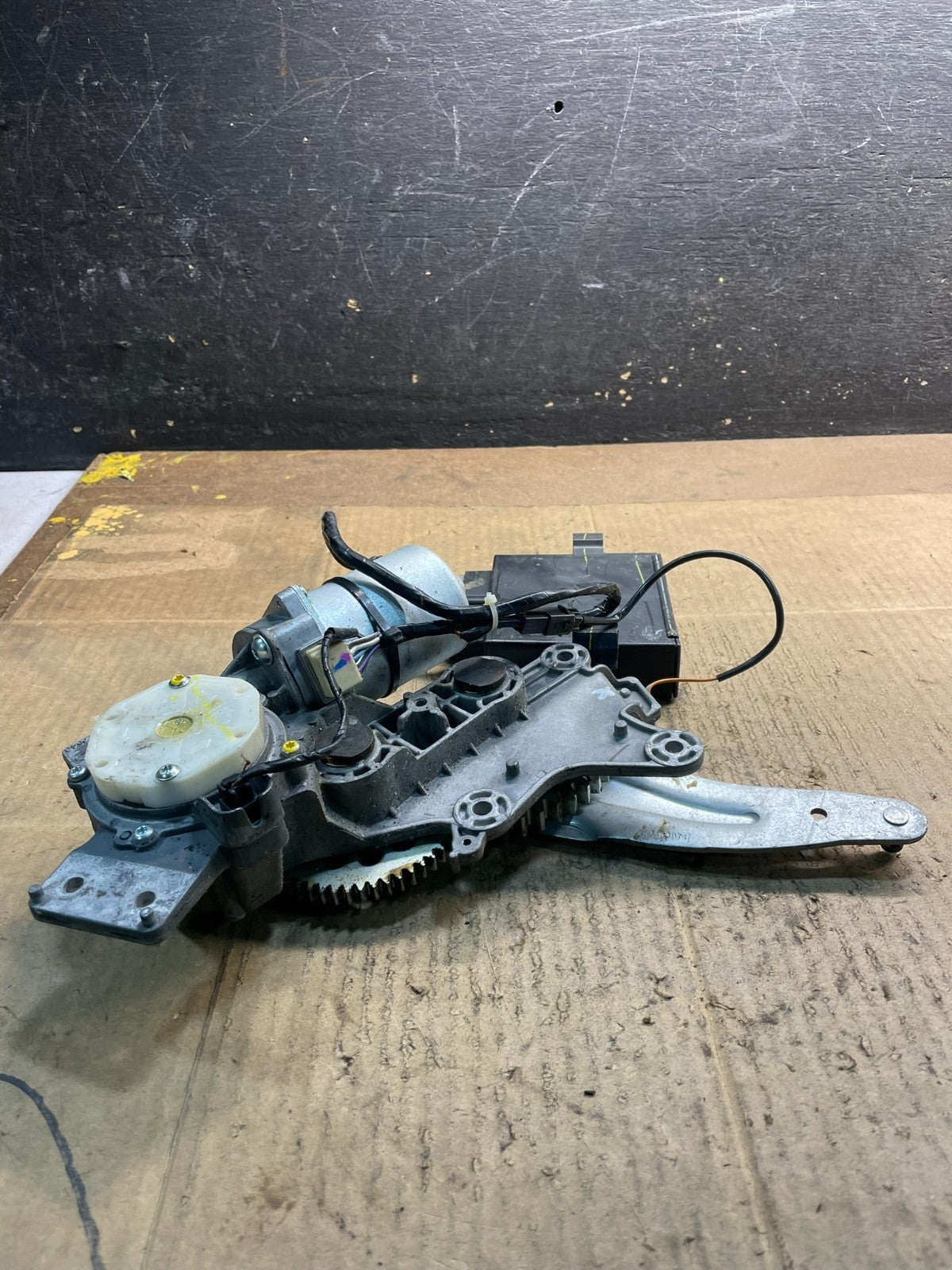 2009-2012 GMC Acadia Power Motor Liftgate Tailgate Control Module Y7380 DG3