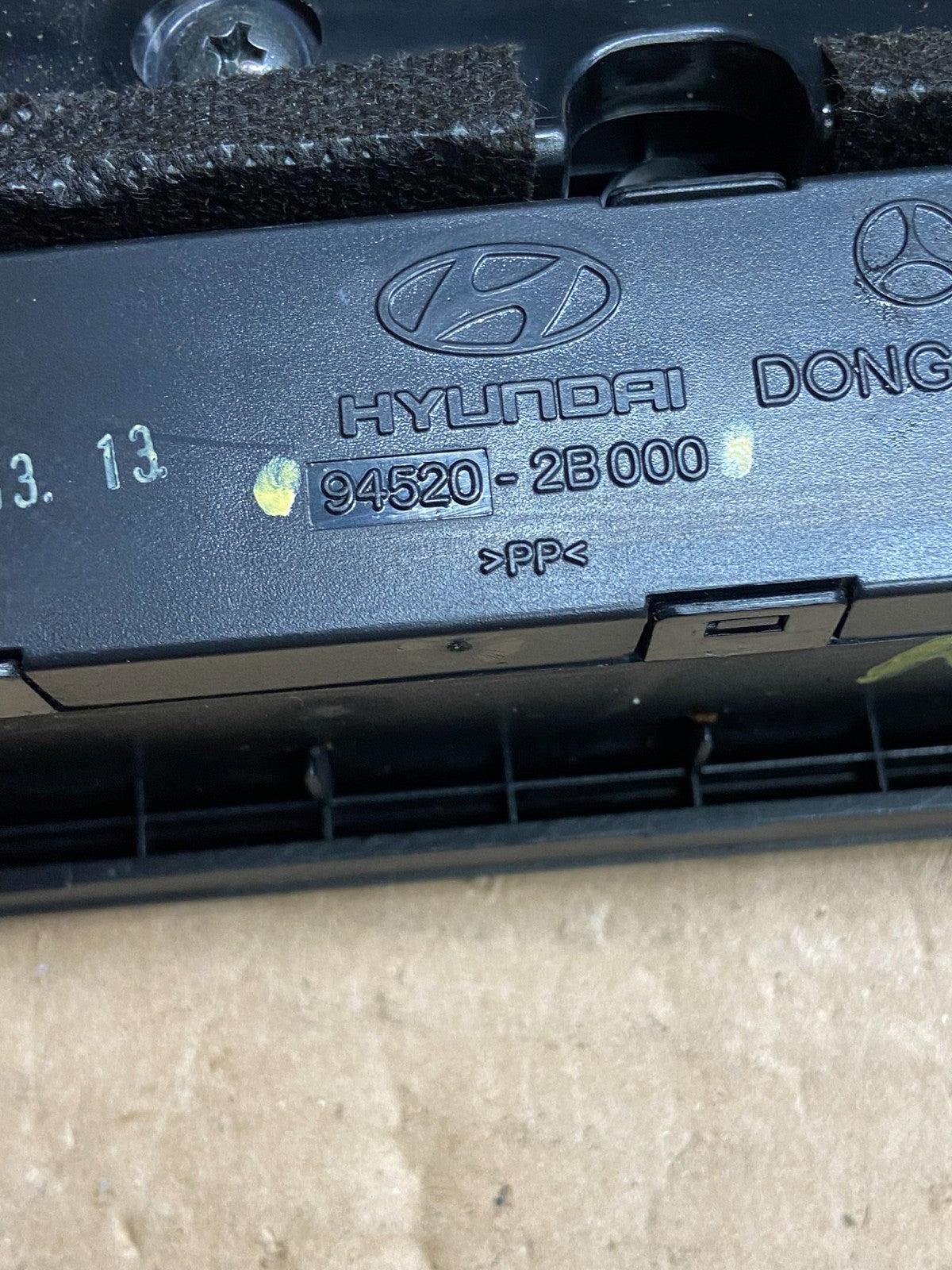 2007 to 2009 Hyundai Santa Fe Center Dashboard Radio Bezel Trim ag8552 DG5