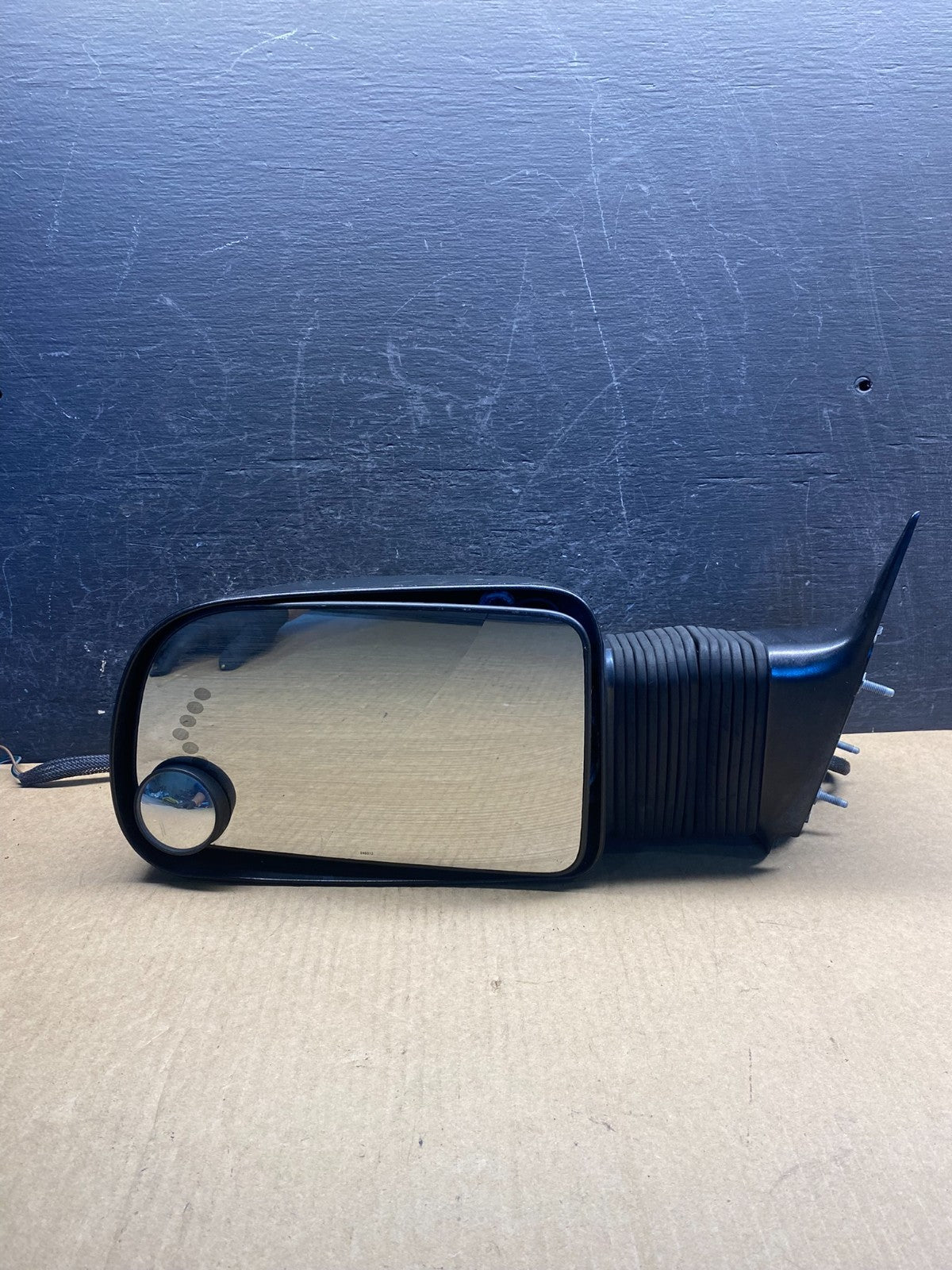 2003 to 2007 Chevy Silverado Driver Left Side View Turn Signal Mirror AG7113 DW8