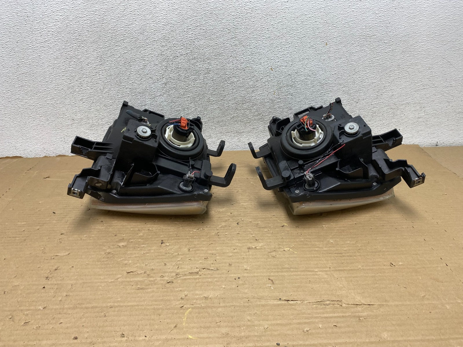 2005-2015 Nissan Xterra Driver Left+Right Side Set Headlights AG8209 DW9