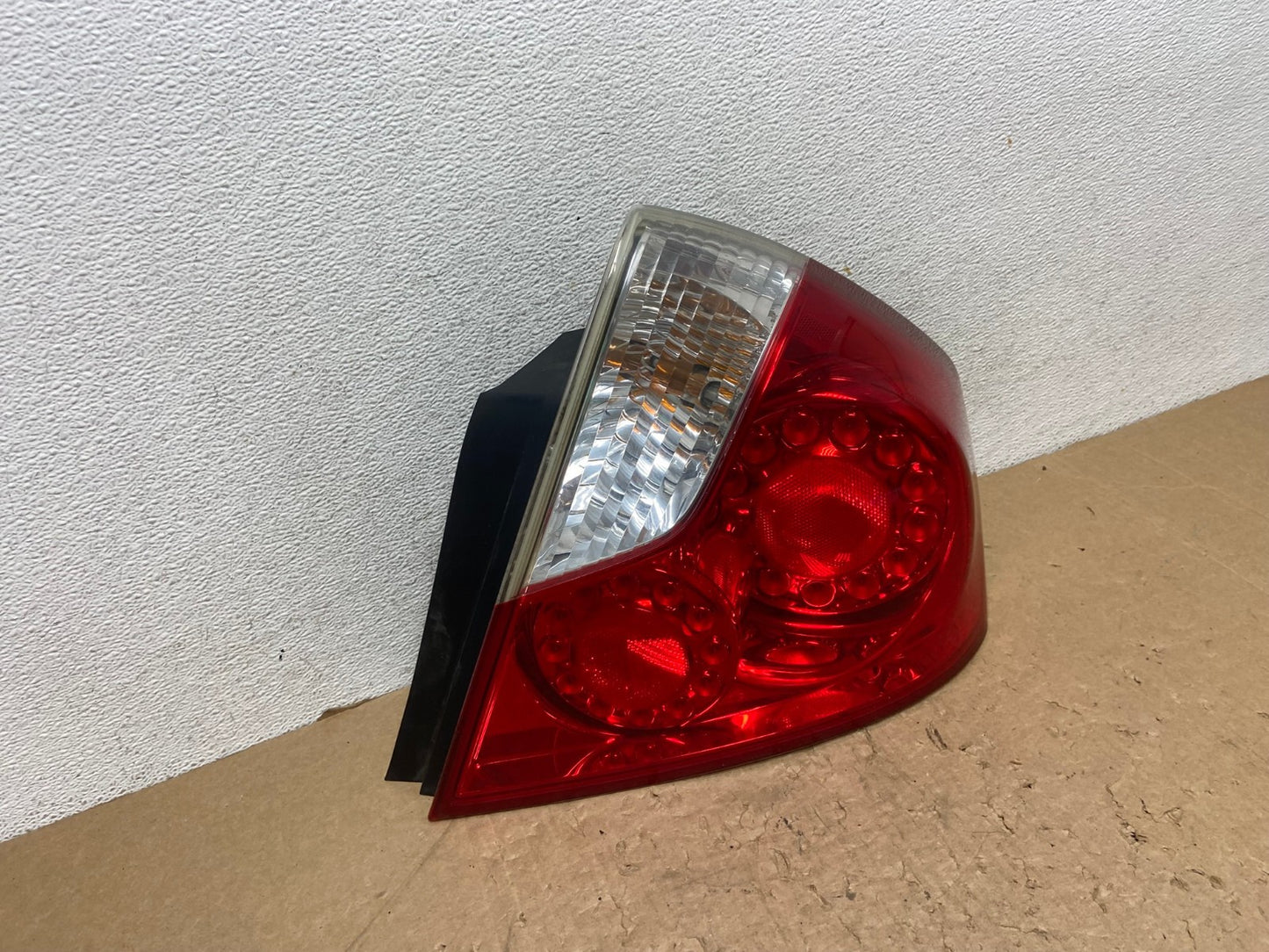 2006 2007 Infiniti M35 M35X M45 Right Passenger Side Tail Light AG1342 LK2