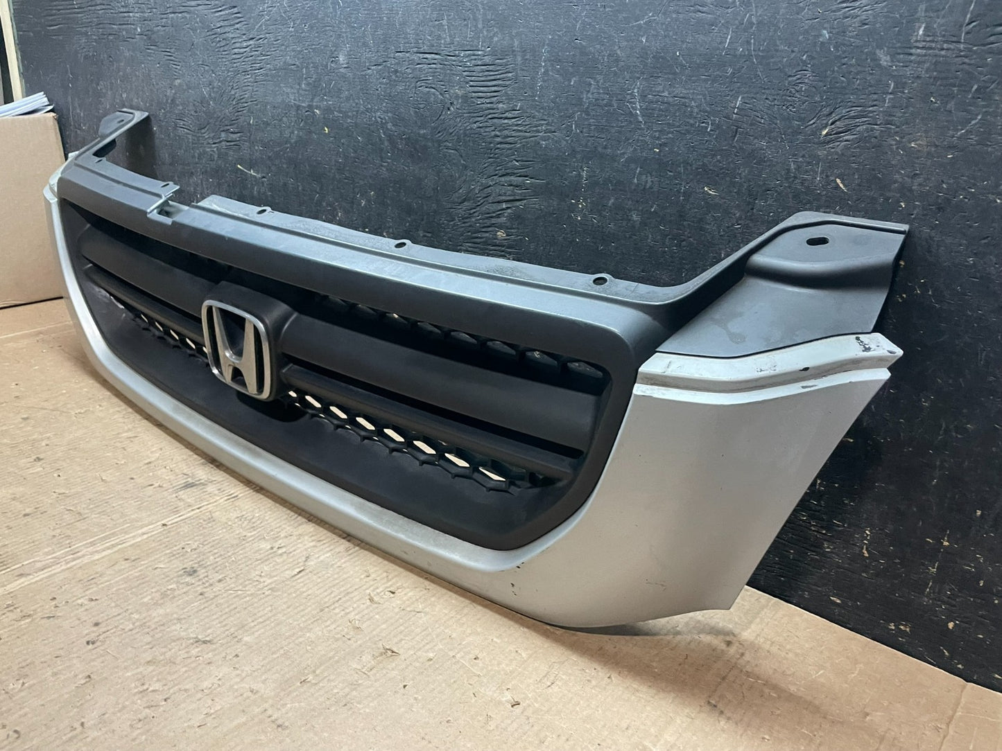 2003 2004 2005 Honda Pilot Front Upper Grill Grille Oem Z8093 DG2