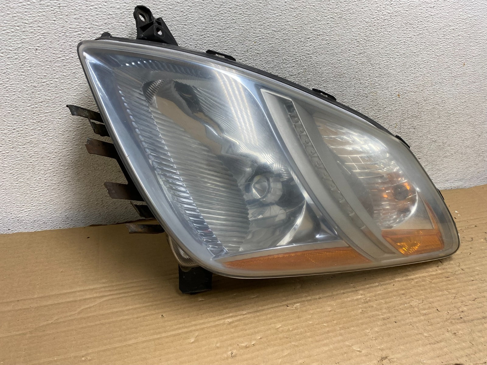 2006-2009 Toyota Prius Left Driver LH Side Blue Headlight Halogen AG9123 DW1