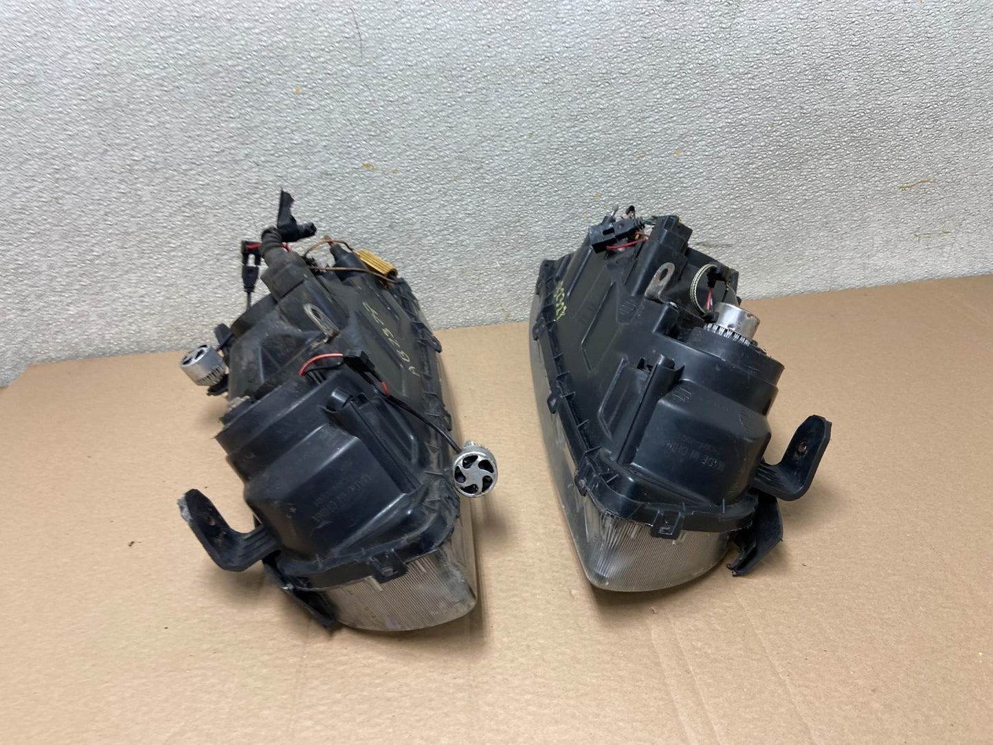 2004 2005 2006 Hyundai Elantra Left+Right Set Halogen Headlights AB2327 DW8