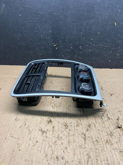 2010 to 2012 Dodge Caliber Dash Radio Center Bezel Climate Dash q2068 DG4