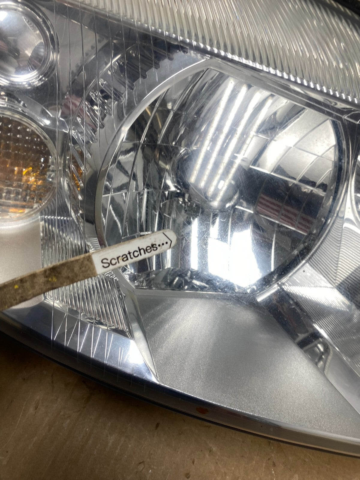 2004 - 2007 Ford Freestar Right Passenger RH Side Headlight Halogen AD8095 DW3