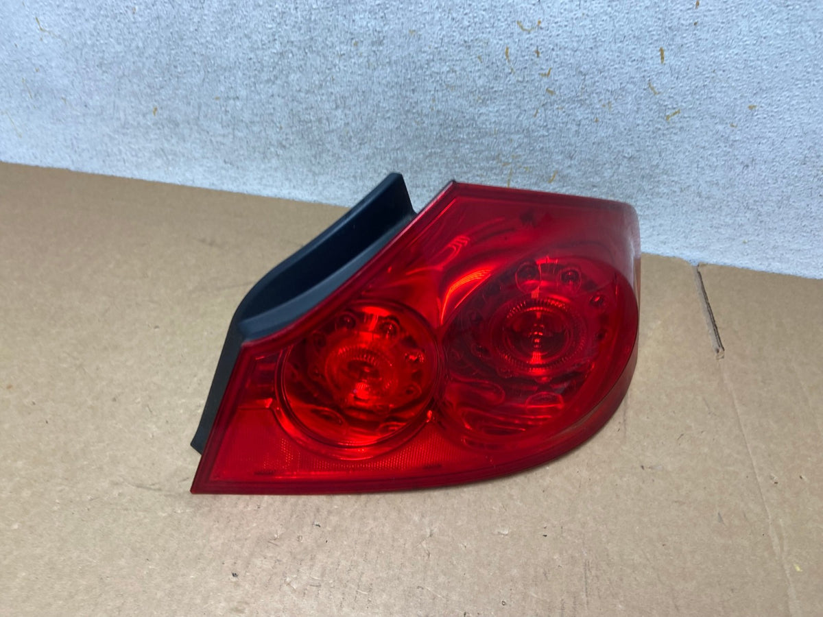 2007 to 2013 Infiniti G35 G37 Sedan Right Passenger Rh Tail Light AI3271 LK2
