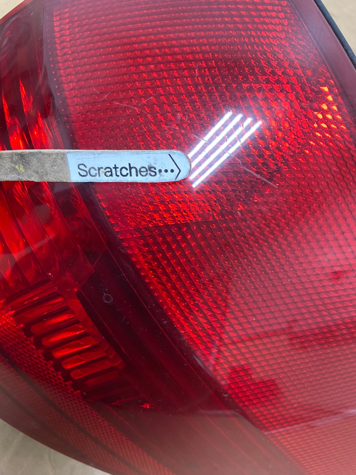2004-2005 Toyota Sienna Right Passenger Rh Side Tail Light AD5372 LK3