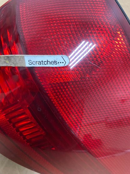 2004-2005 Toyota Sienna Right Passenger Rh Side Tail Light AD5372 LK3