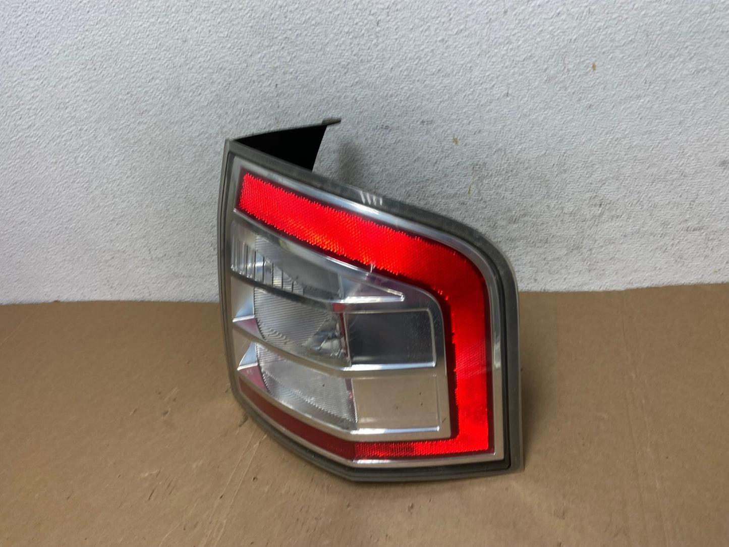 2007 to 2010 Ford Edge Tail light Right Passenger Rh Side AD7886 LK1