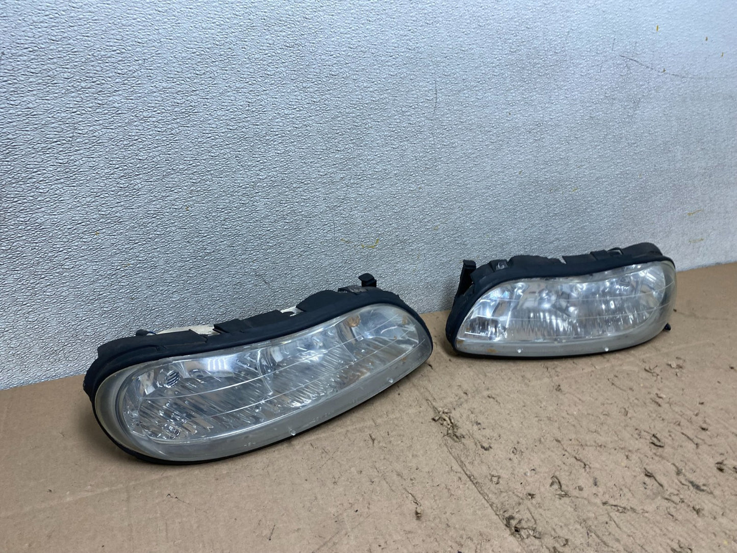 1997 to 2003 Chevrolet Malibu Left+Right Side Headlights OEM W3564 DW2