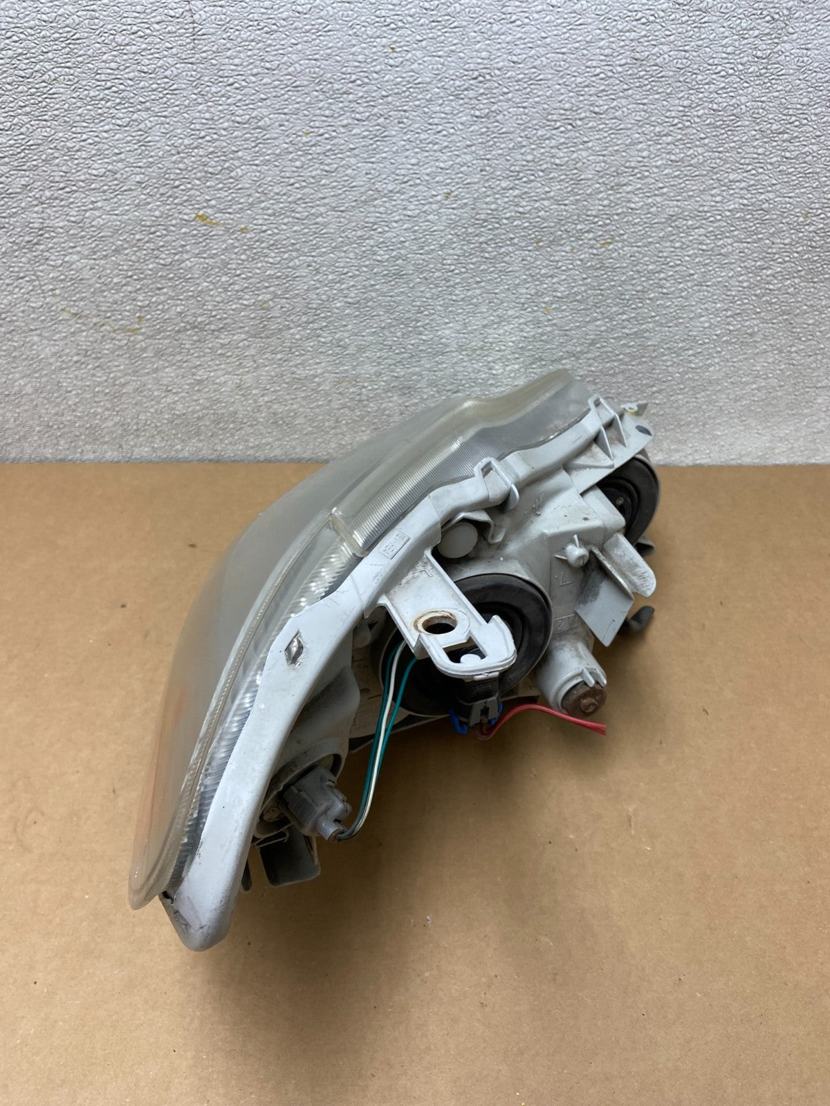 2003 to 2004 Toyota Corolla Left Driver LH side Headlight Oem Z6549 DW9