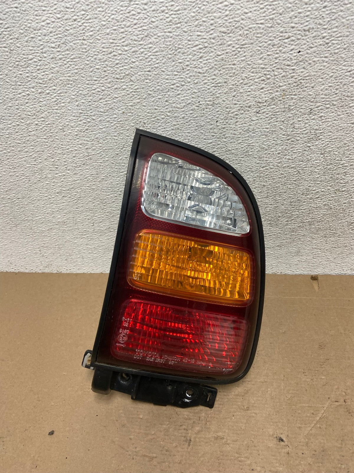 1998 2000 Toyota RAV4 Right RH Passenger Side Tail Light AF4682 LK0