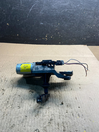 2011 to 2014 Ford Edge Licnoln MKX Rear Windshield Wiper Motor OEM Z2244 DG2