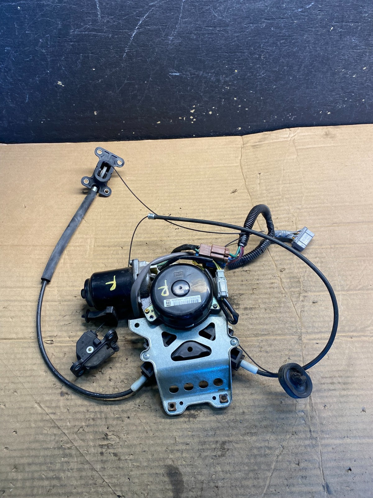 2005 - 2010 Honda Odyssey Rear Right Sliding Door Lock Actuator Motor AA7233 DG5