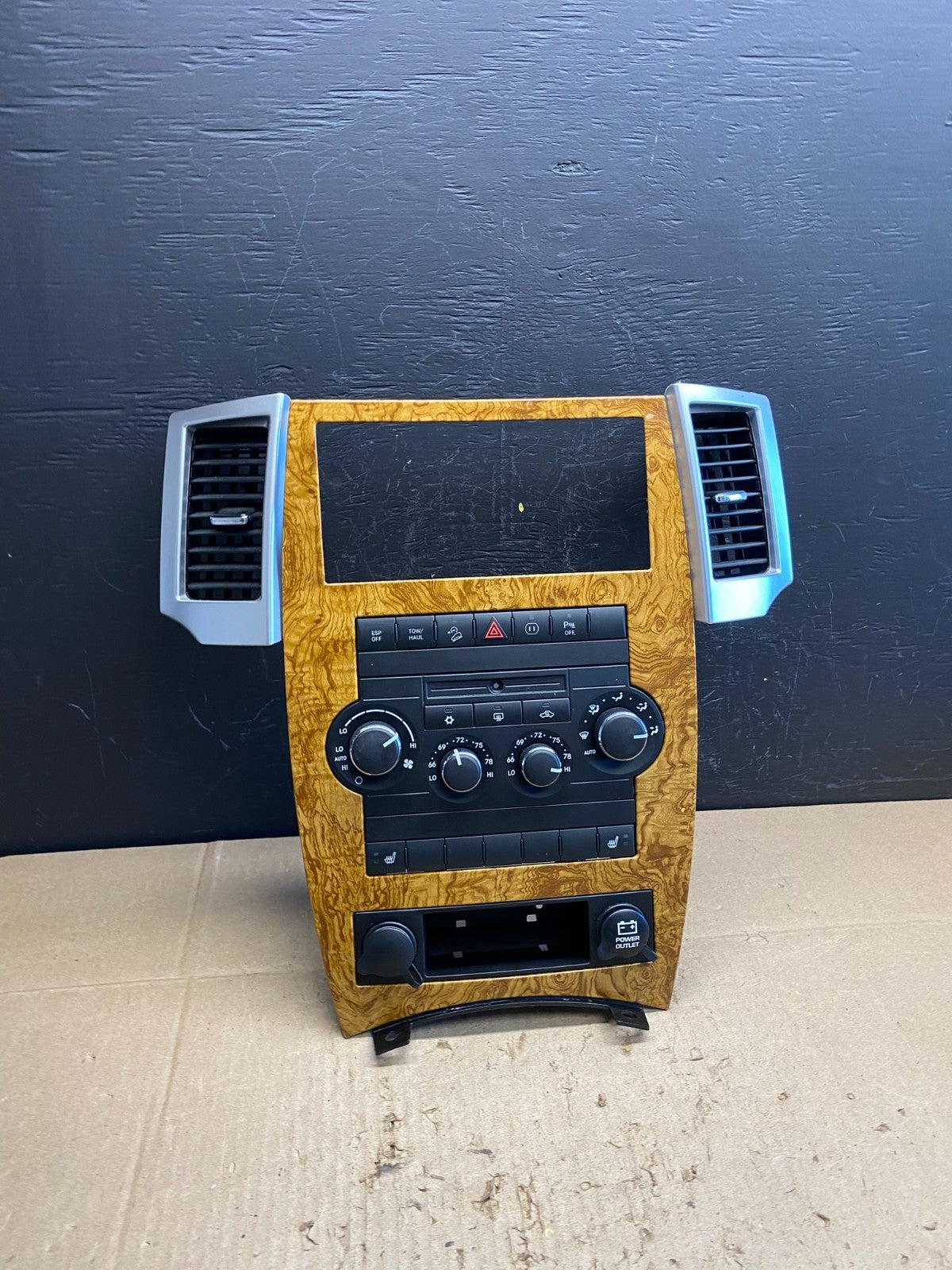 2008 2009 2010 Jeep Commander Grand Cherokee A/C Climate Control Bezel AC4760 DG0