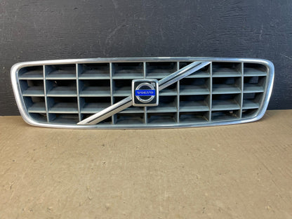 2001 to 2004 Volvo XC70 Front Upper Grill Grille AD5737 DG0