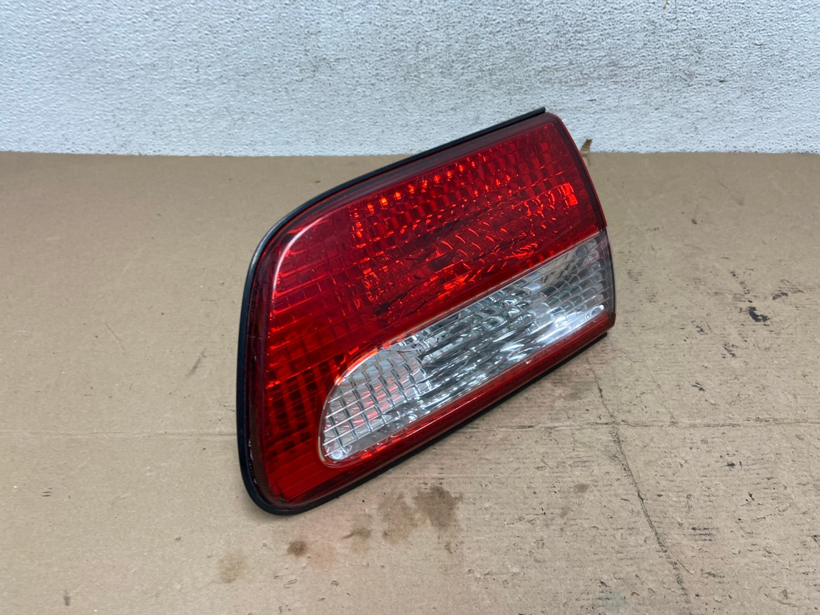 2001 - 2003 Toyota Sienna Right Passenger Rh Side Inner Tail Light AF5059 LK2