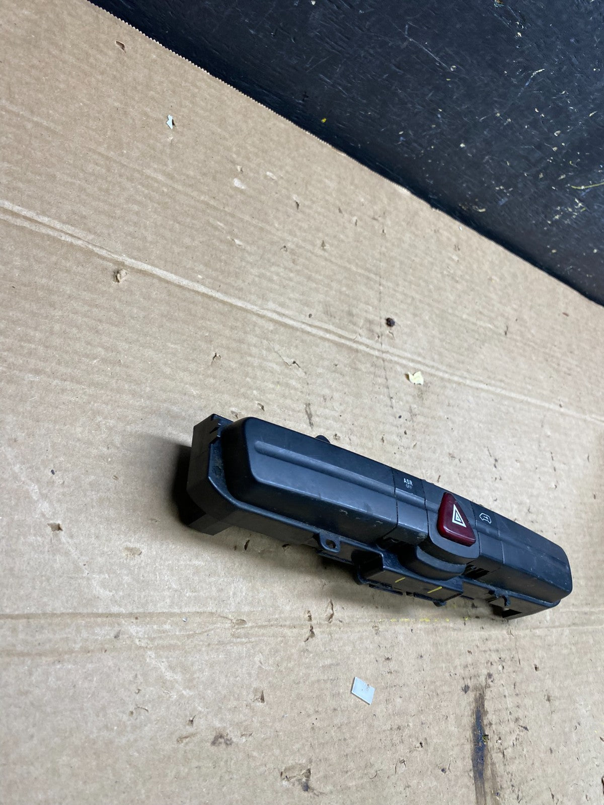 2006-2011 Mercedes Dodge Sprinter Center Hazard Door Lock Unlock Switch W9449 DG2