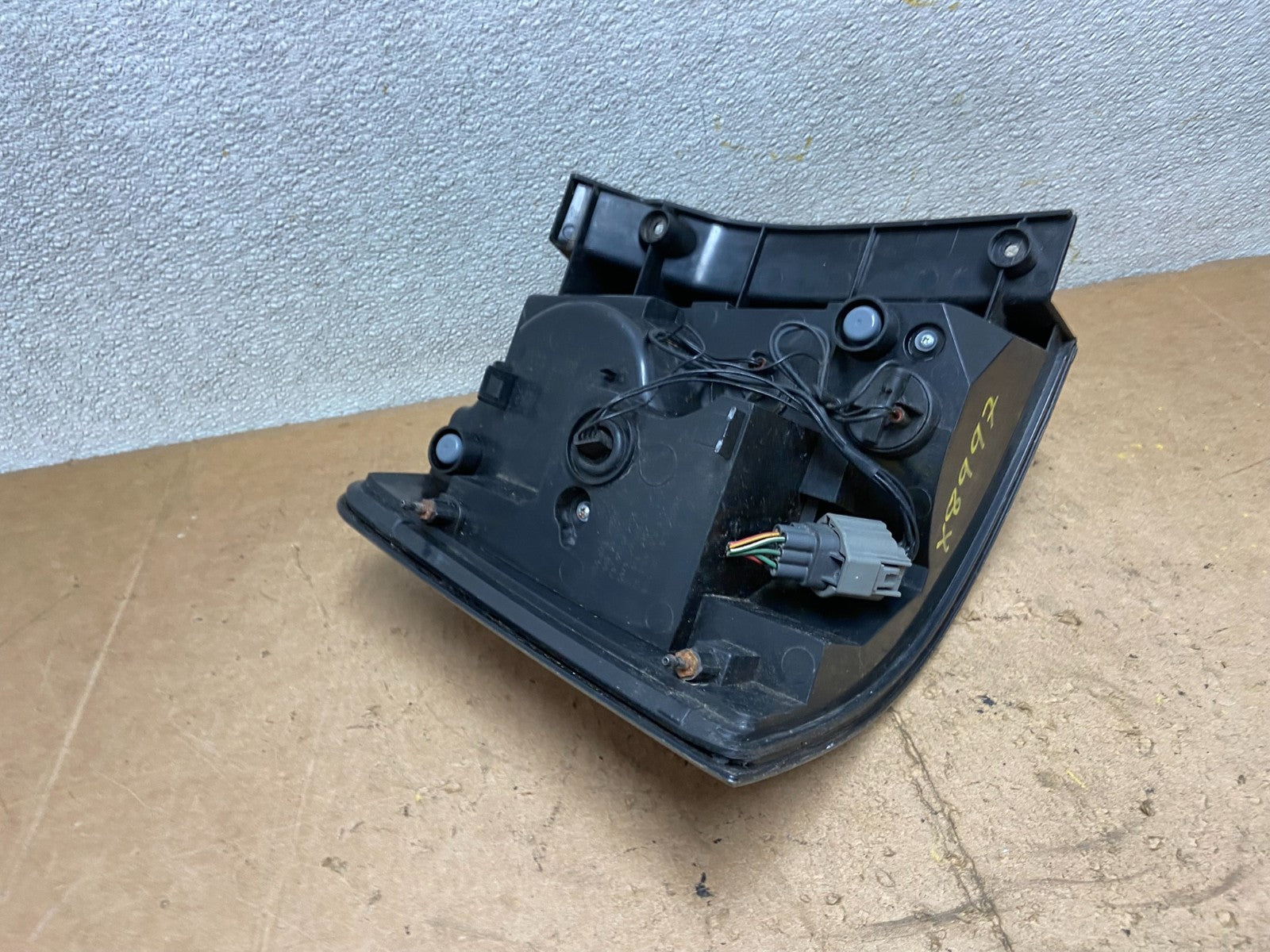 2010 - 2011 Land Rover Range Rover Sport Right Passenger Tail Light Oem X8997 DW6