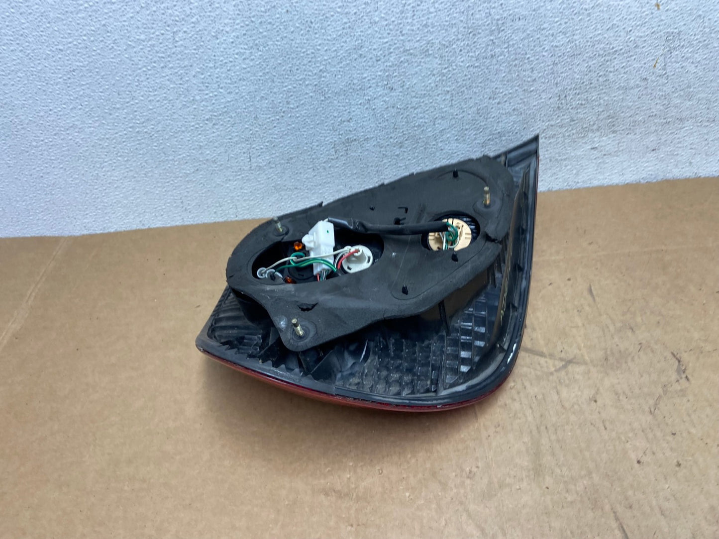 2002 2003 2004 Toyota Camry Tail Light Right Passenger Rh Side AD6106 LK3