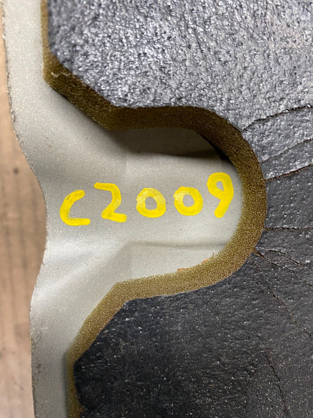 1997 to 2004 Cadillac Deville Seville Northstar Engine Motor Cover C2009 DG2