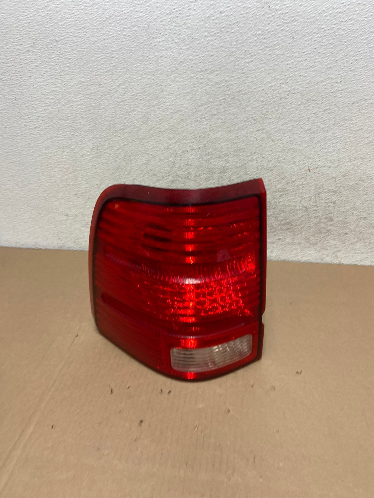 2002 to 2005 Ford Explorer Left Driver Lh Side Tail light AG6629 LK0