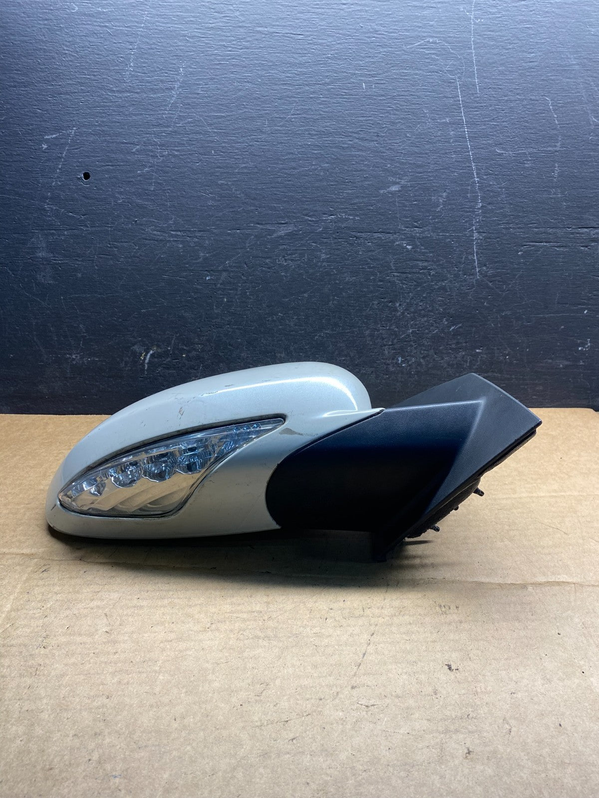 2008 to 2012 Buick Enclave Right Passenger Side View Door Mirror AD6767 DG3