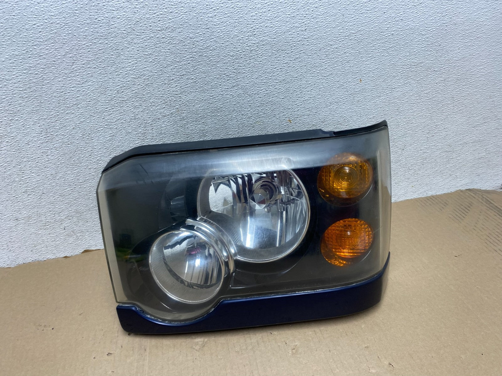 2003-2004 Land Rover Discovery Left Driver LH Halogen Headlight AG6853 DW0