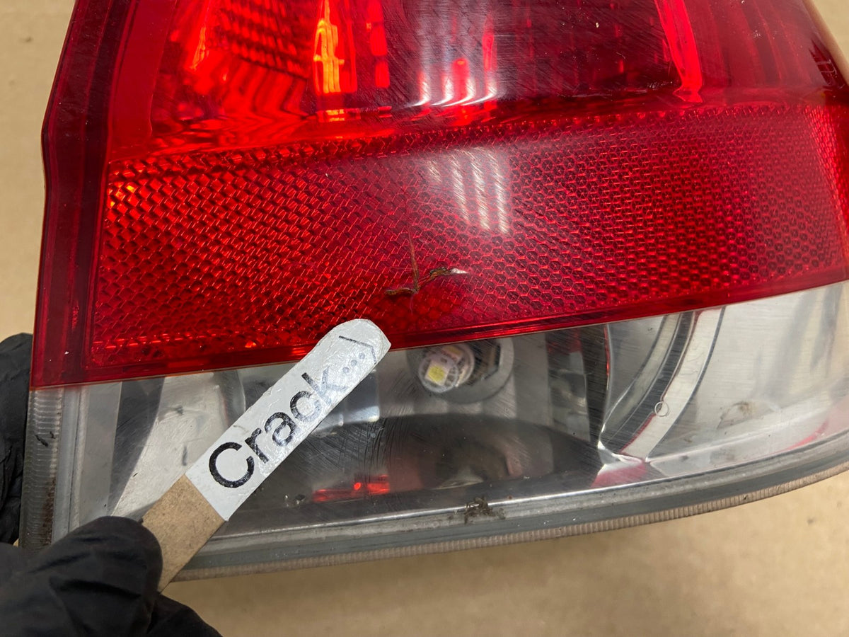 2008 2009 2010 2011 Ford Focus Sedan Right Passenger Tail Light AH7748 LK4