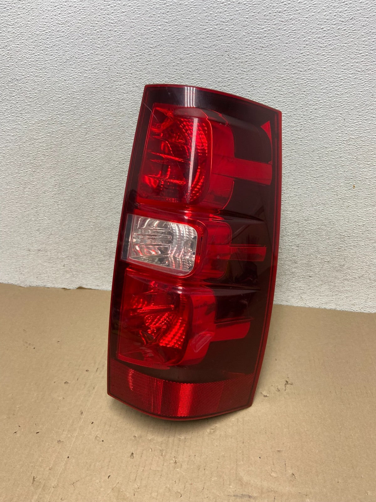 2008-2014 Chevrolet Tahoe Suburban Right Passenger Rh Tail Light AG6873 LK0