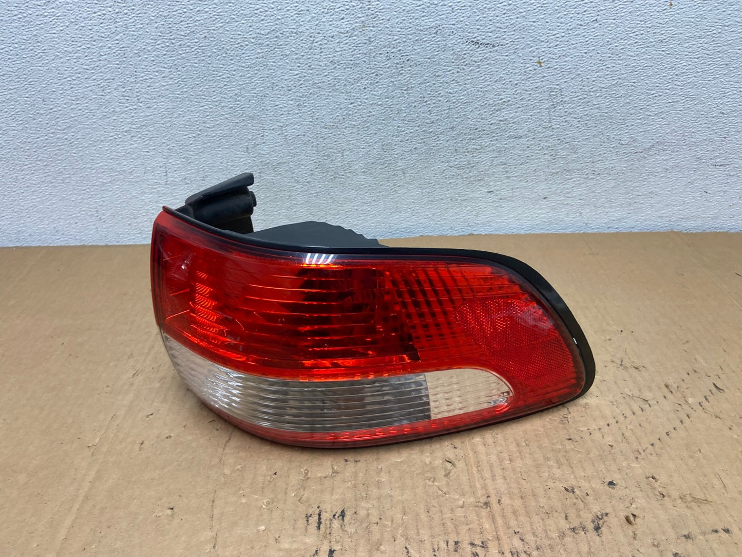 2001 2002 2003 Toyota Sienna Right Passenger Rh Side Tail Light AD1163 LK0