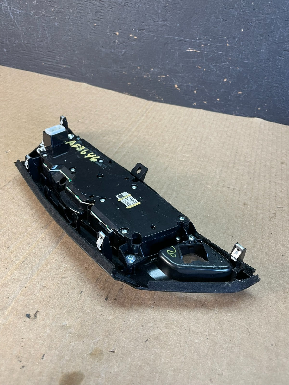 2013 to 2015 Nissan Pathfinder Information Display Control AF3646 DW5
