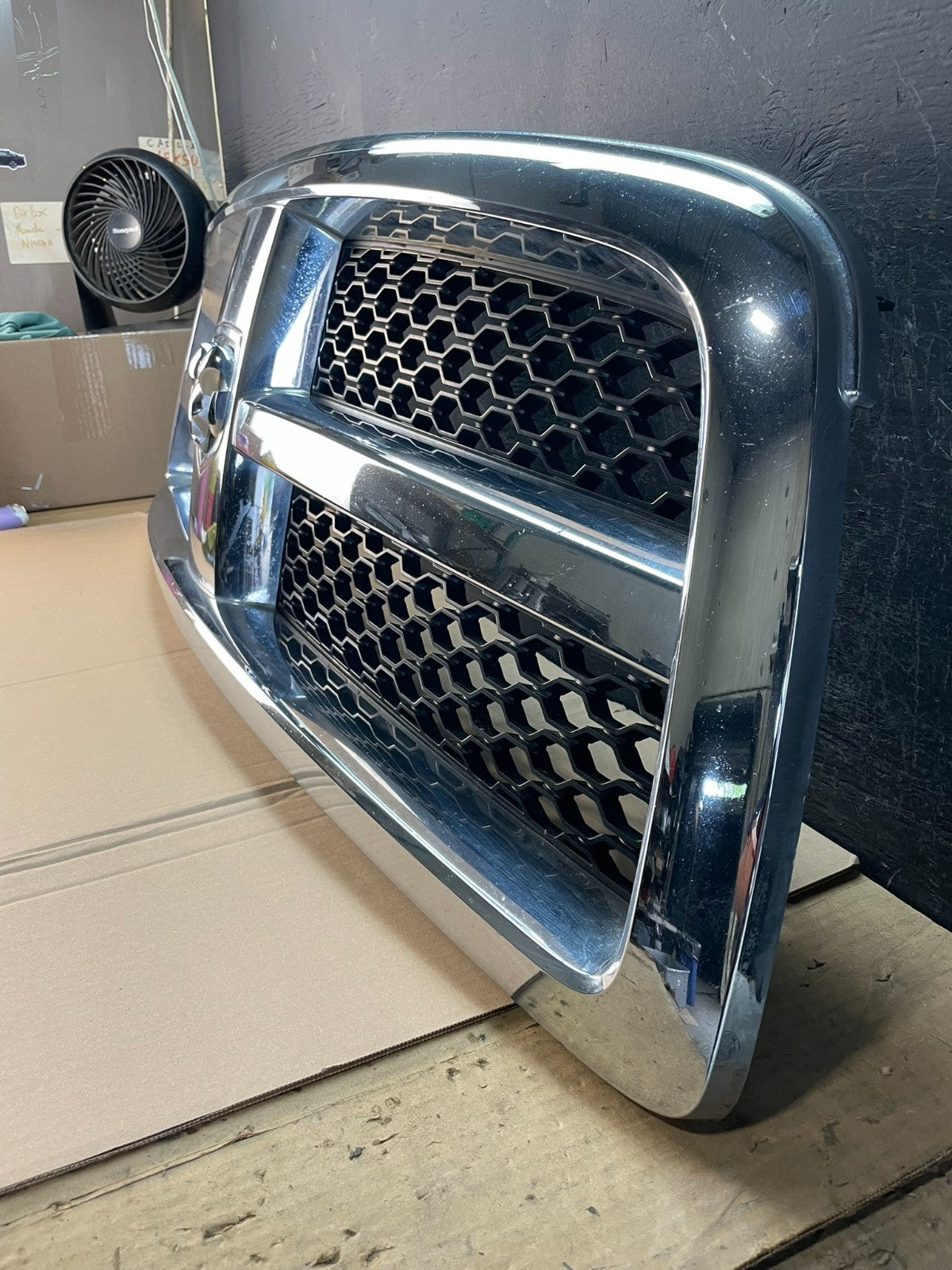 2009 to 2012 Dodge Ram 1500 Front Upper Grille Grill AD8301 DG1