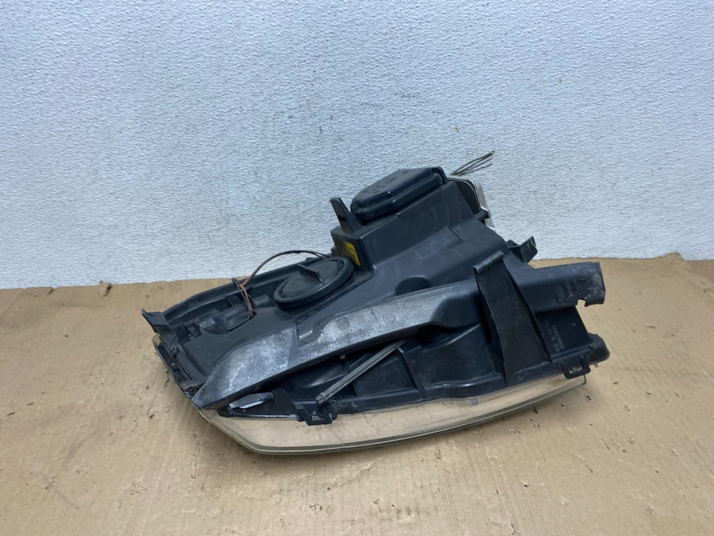 2007 - 2014 Cadillac Escalade Right Passenger Side Xenon HID Headlight AE9252 DW7