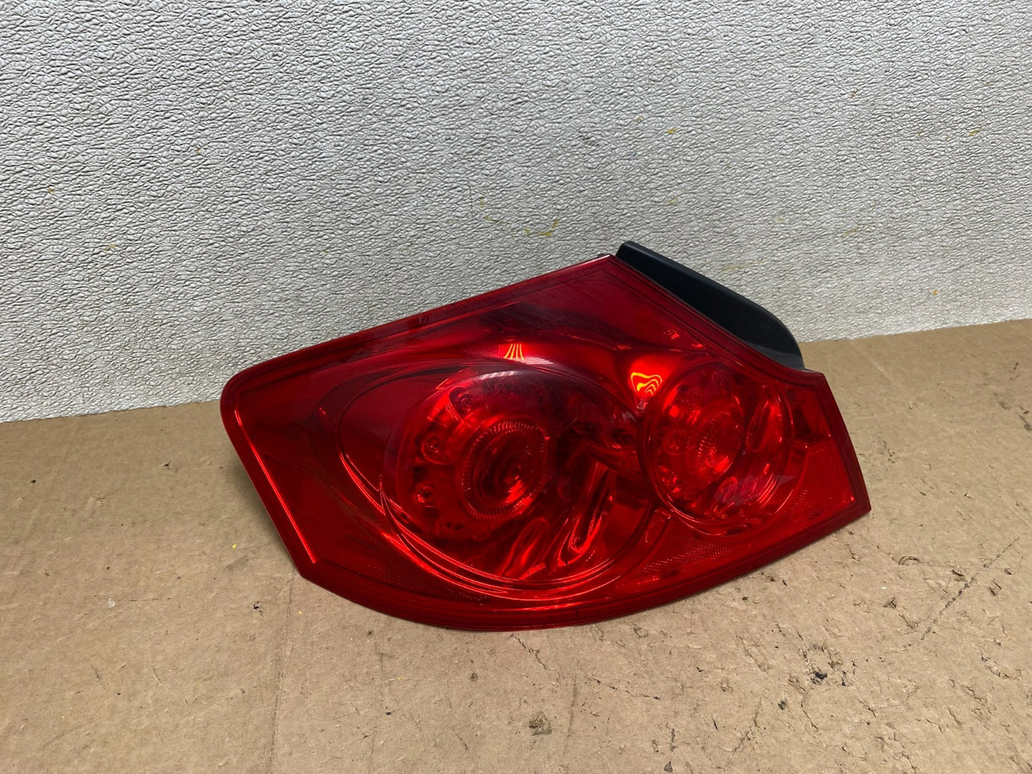 2007 to 2013 Infiniti G35 G37 Sedan Left Driver LH Side Tail Light Oem W9121 DW0