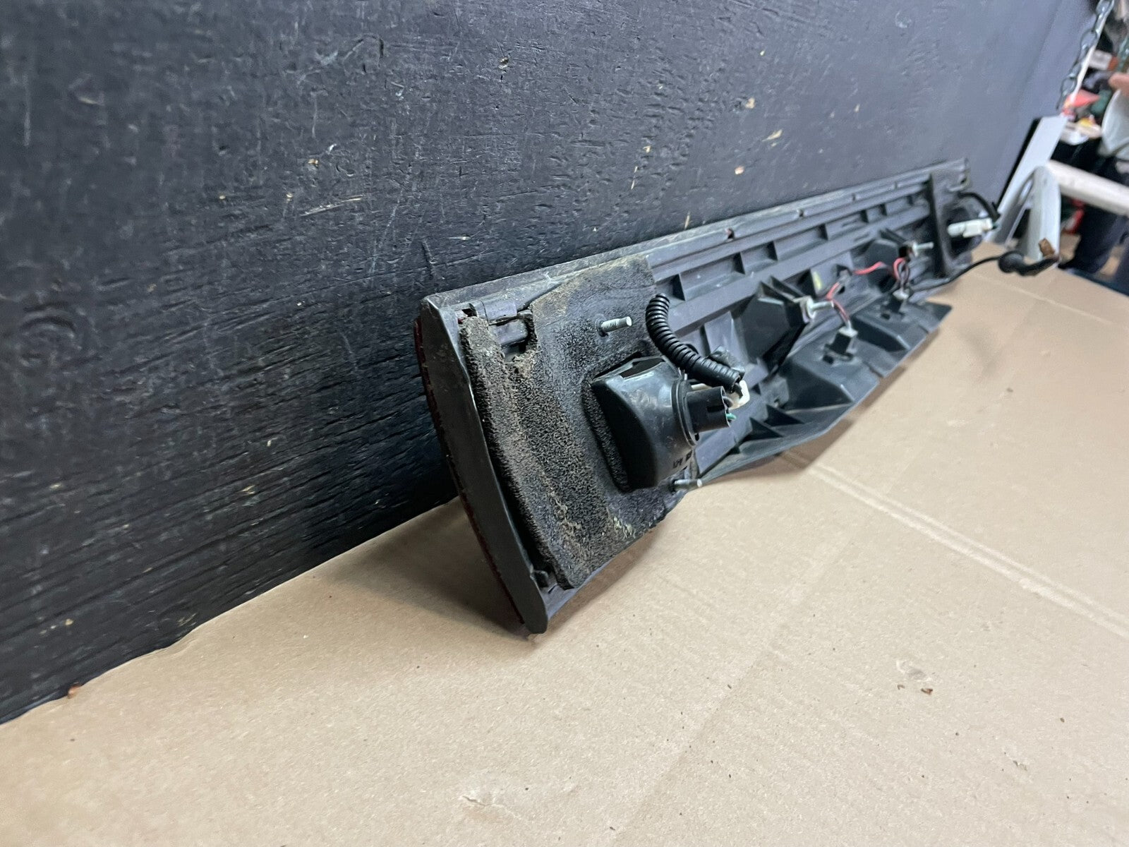 1995 to 1997 Nissan Sentra Tail Panel Rear Center Panel OEM 26540-F4304 M900811