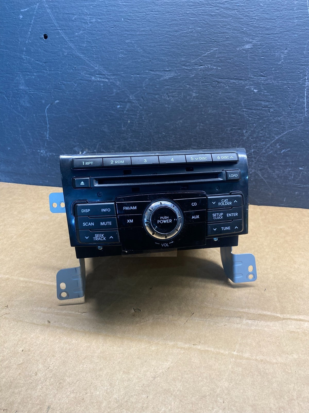 2011 to 2012 Hyundai Sonata Am Fm Cd Changer Player Radio Receiver AD7335 DG0