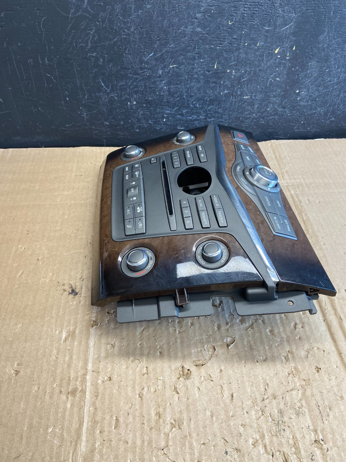 2011-2017 Infiniti QX56 QX80 Radio Player Climate Control Panel Bezel ae1927 DG2